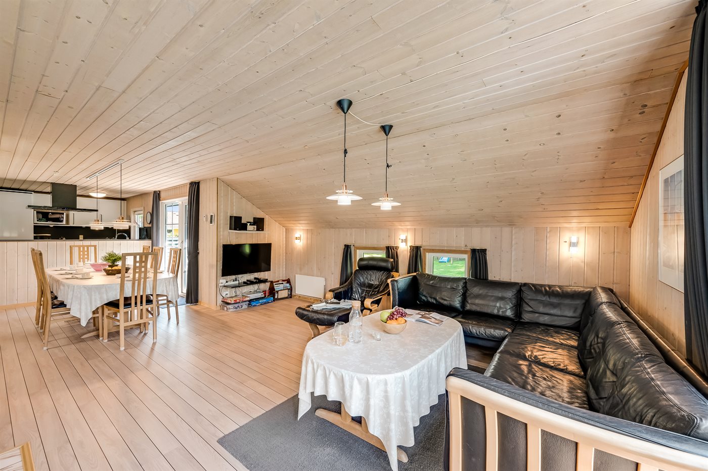 Luxuriöses Ferienhaus mit Pool und Sauna in Blåvand - Bild 4