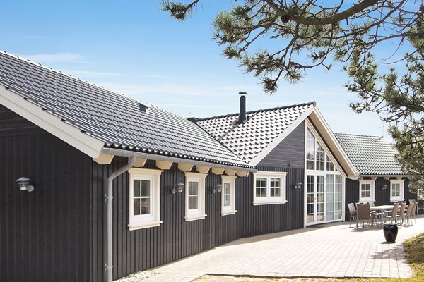 Sommerhus med pool i Blaavand (Sandvej)