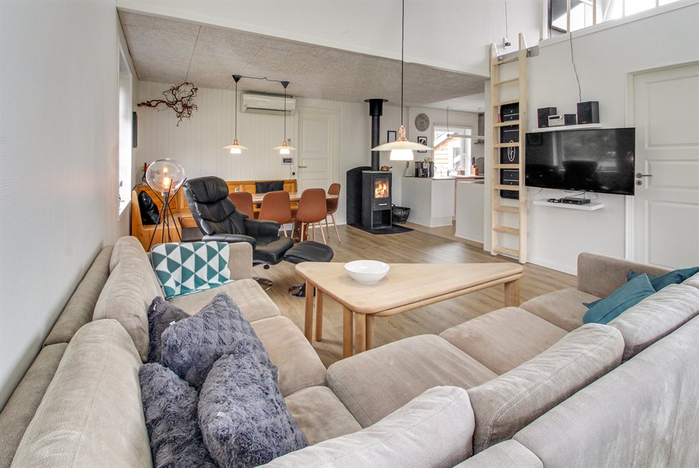 Sommerhus 27 1013 i mosevrÃ¥ ved jyllands vestkyst Tv 3 køkkenet emmer af stjerner