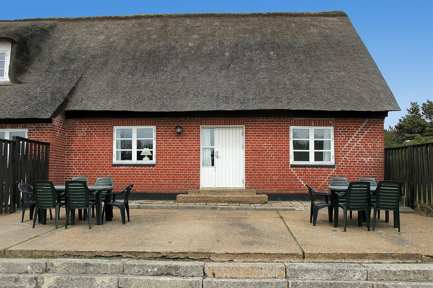 Großzügiges Ferienhaus mit Sauna & Meerblick nahe Rindby Strand - Bild 2