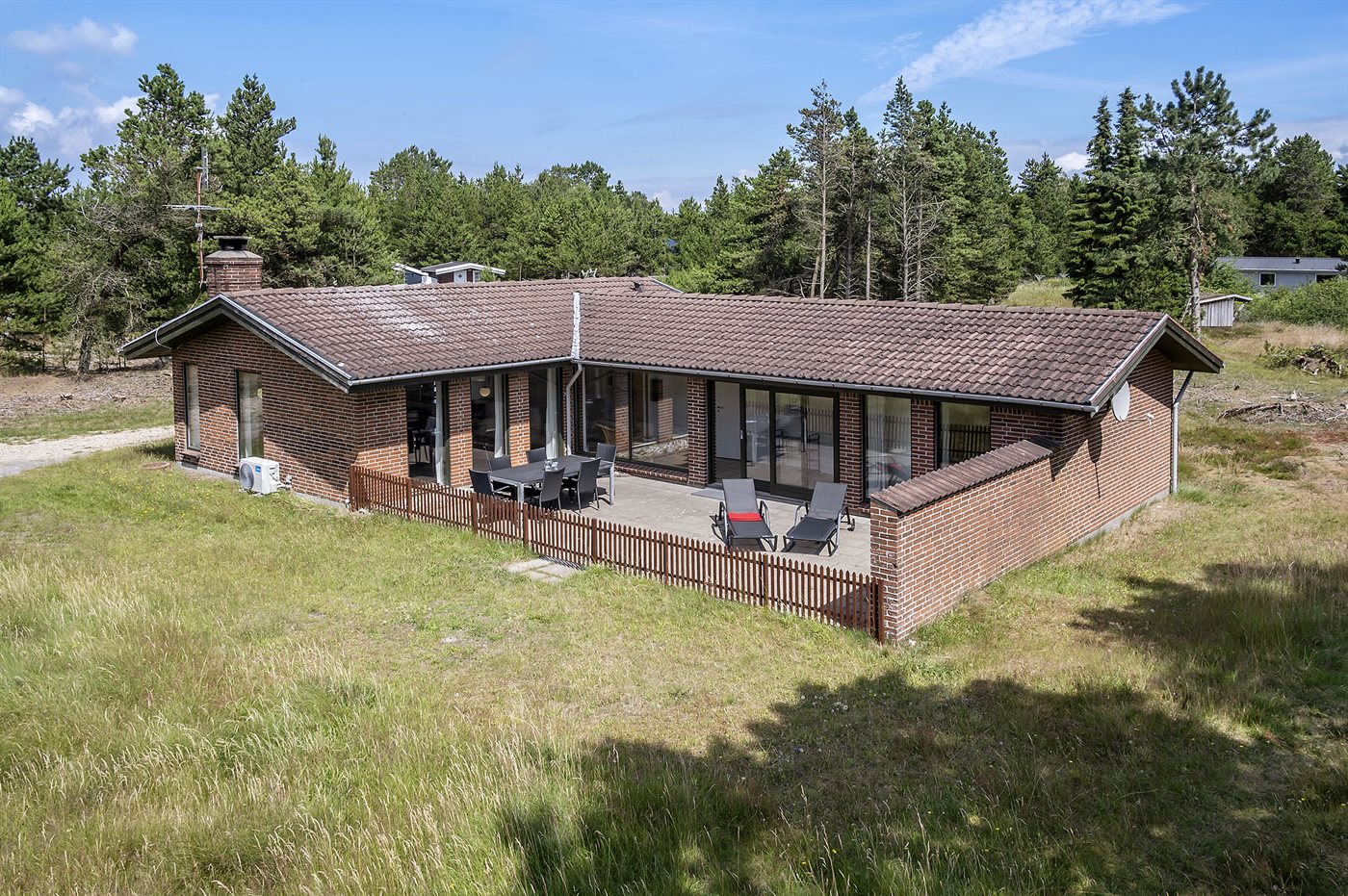 Wohlfühlhaus mit Sauna, Kamin & großem Naturgrund auf Römö