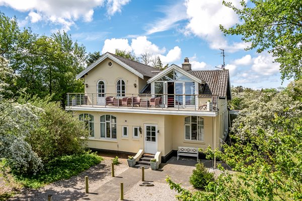 Rm (Gl. Frgevej) sommerhus med havudsigt
