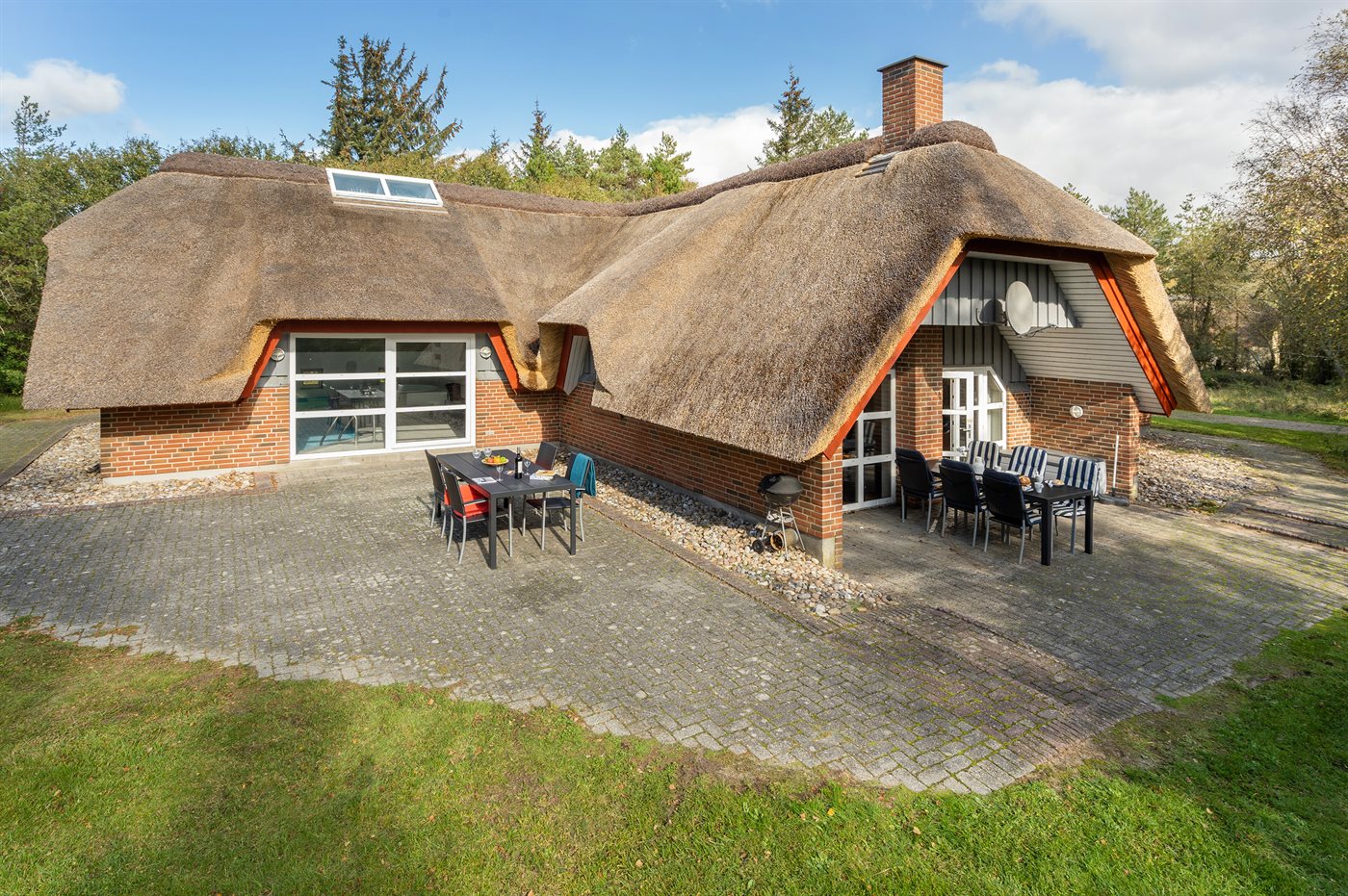 Traumhaftes Reetdachhaus mit Pool und Natur pur in Rømø