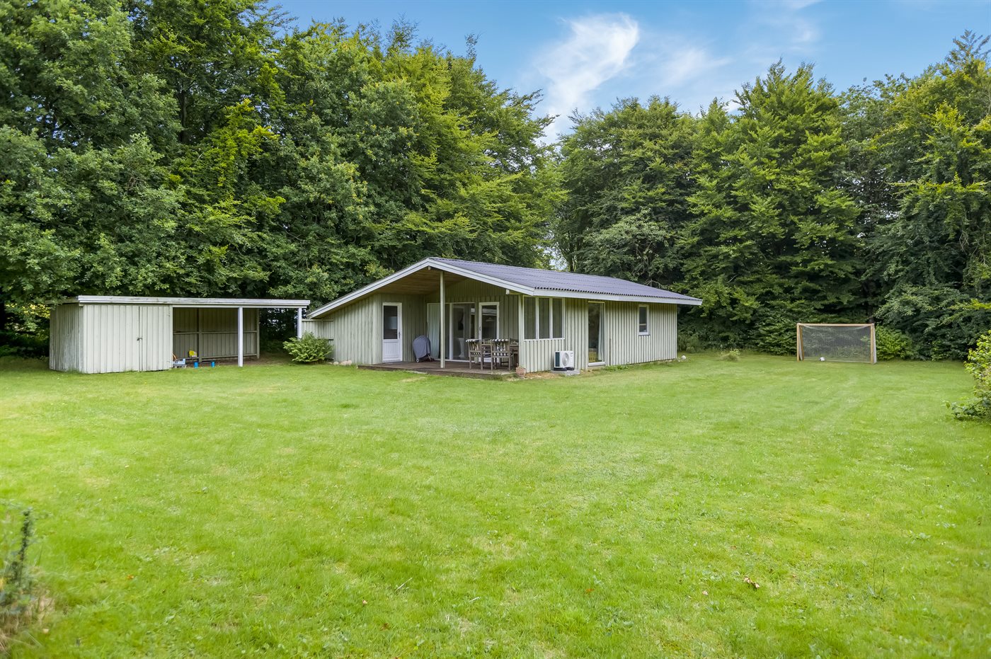 Gemütliches Ferienhaus mit Sauna, Kamin und großem Garten