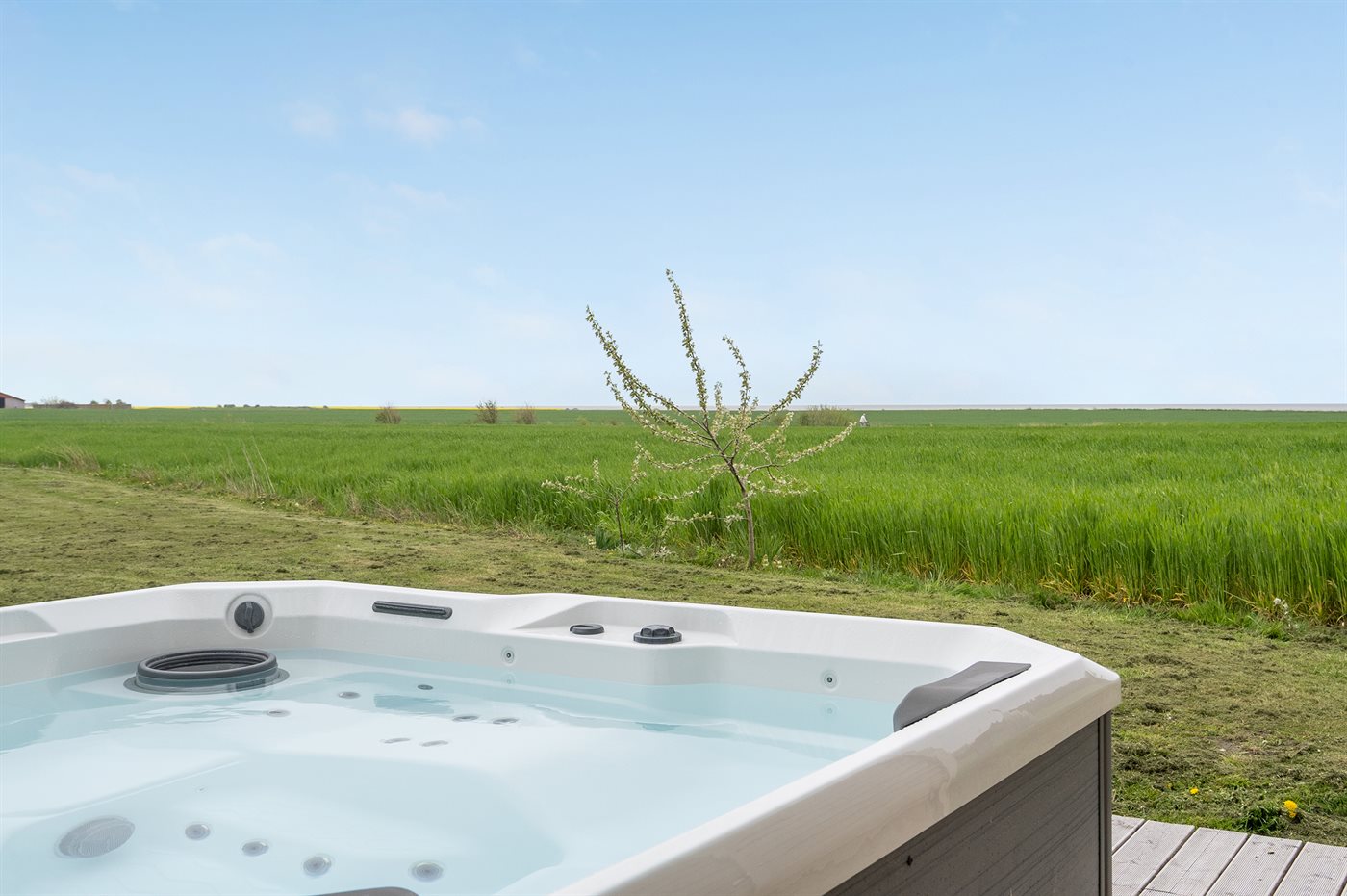 Entspanne im Sommerparadies mit Meerblick und Whirlpool! - Bild 2