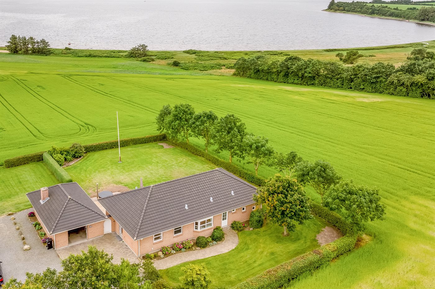 Entspannte Familienzeit im modernen Ferienhaus am Fjord