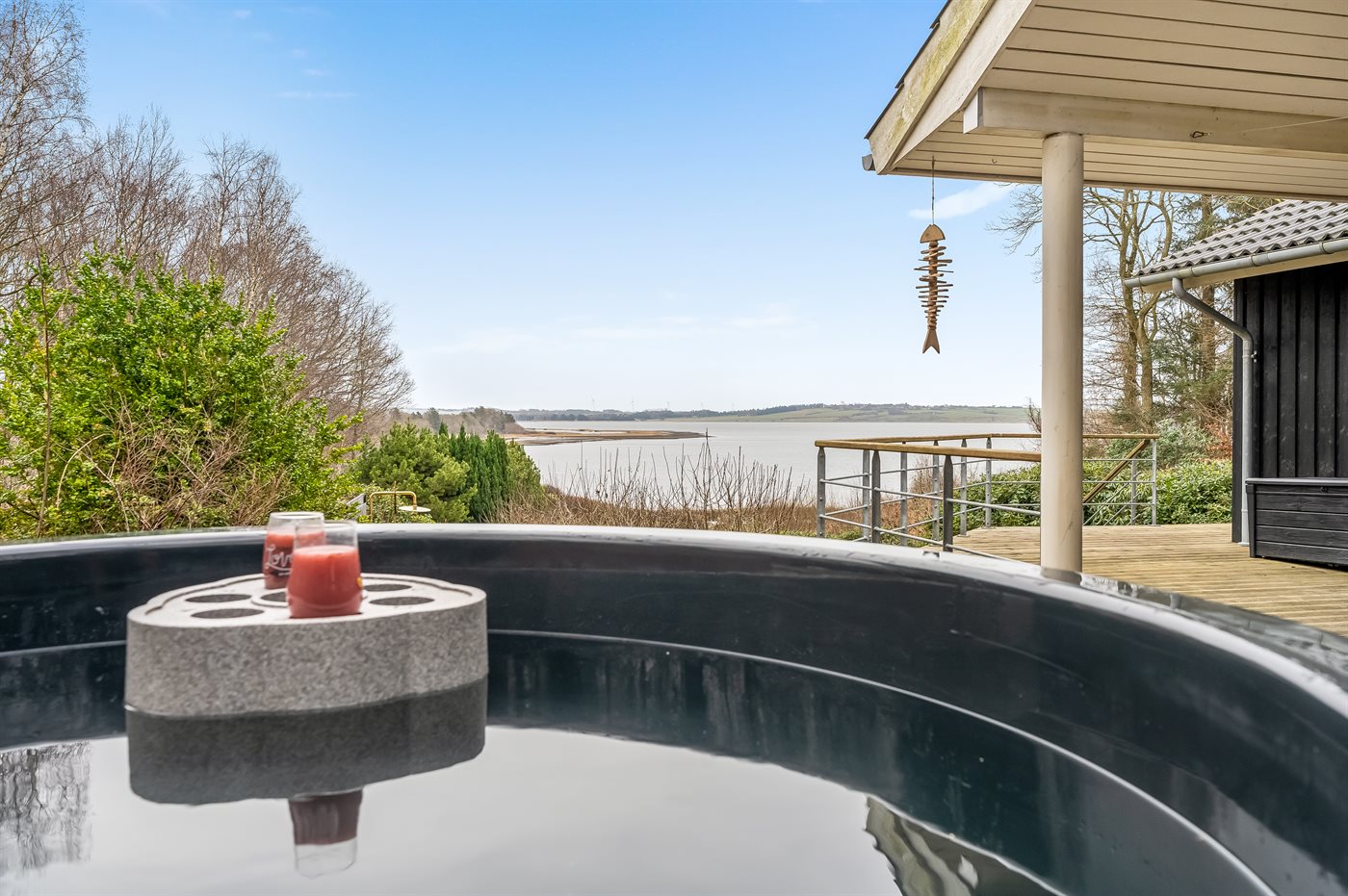 Wellness am Fjord: Modernes Ferienhaus mit Hot-Tub & Sauna