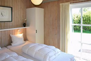 Sommerhus 41 0087 i bratten i nordøstjylland Beton spisebord