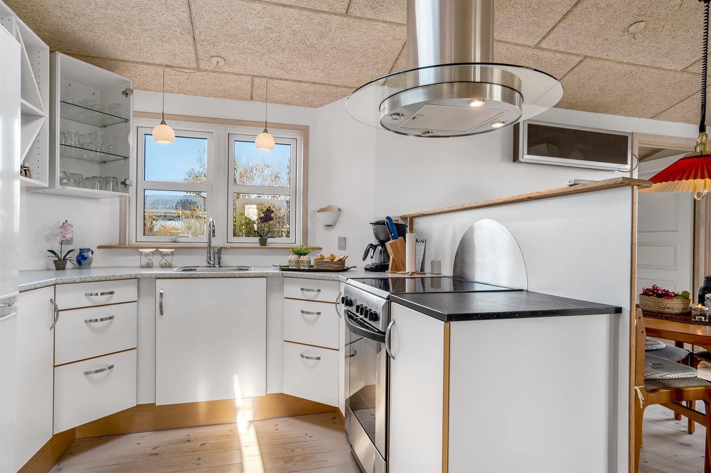 Strandnahes Ferienhaus mit Sauna, Kamin und Meerblick in Säby - Bild 5