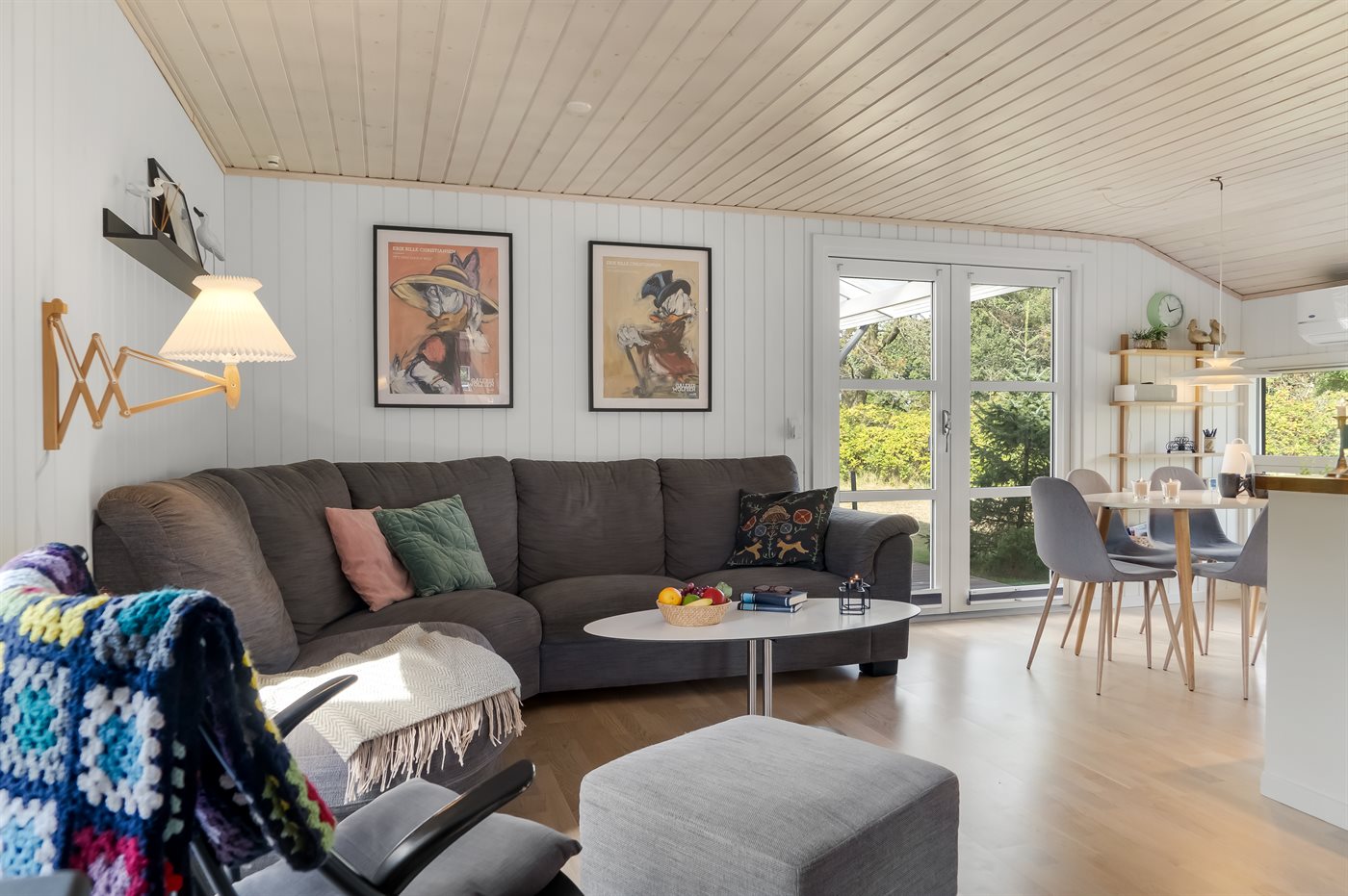 Strandnahes Ferienhaus mit Sauna, Kamin & großem Garten in Lyngsaa - Bild 2