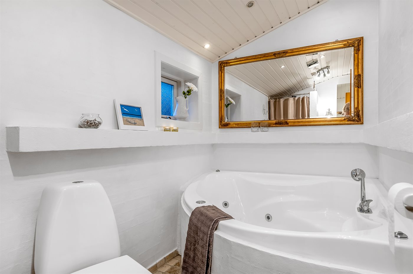 Gemütliches Ferienhaus mit Whirlpool, Kamin & großem Garten - Bild 5