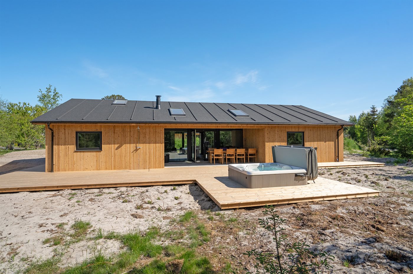 Dein Strandtraum: Modernes Ferienhaus mit Whirlpool in Hals - Bild 2