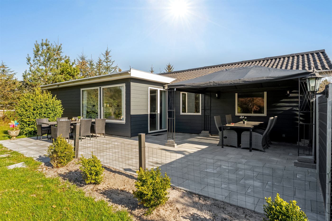 Entspanne im charmanten Ferienhaus nahe dem Strand! - Bild 2