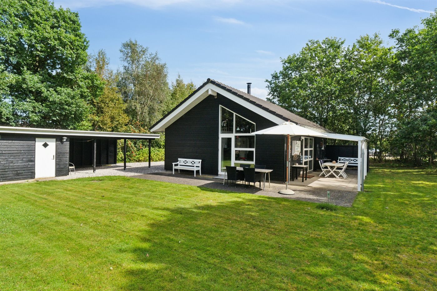 Ferienglück mit Sauna, Kamin und Meerblick in Øster Hurup