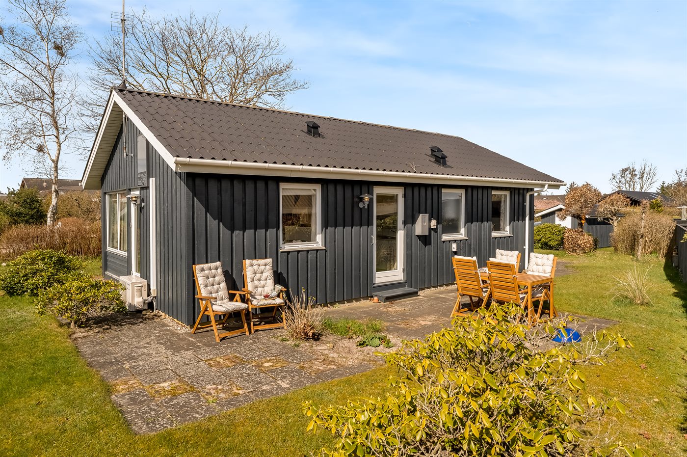 Gemütliches Ferienhaus mit Sauna &amp; Meerblick nahe Sandstrand