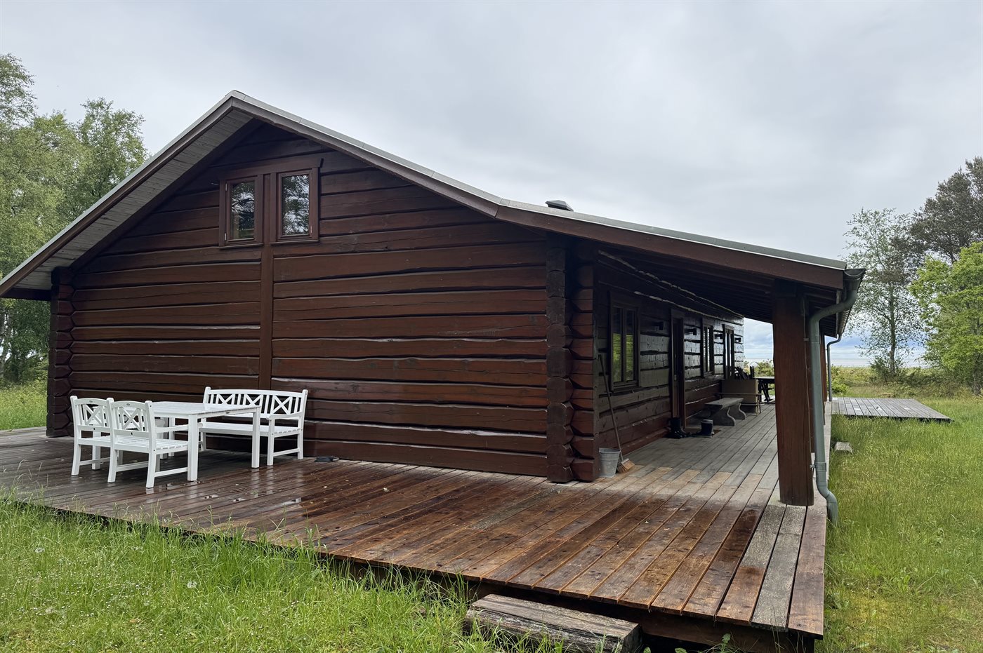 Blockhütte mit Meerblick, Sauna &amp; Whirlpool – nah am Strand