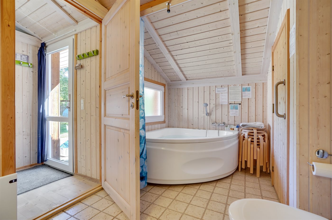 Ferienhaus Hou mit Meerblick – Strandnah & Gemütlich - Bild 2