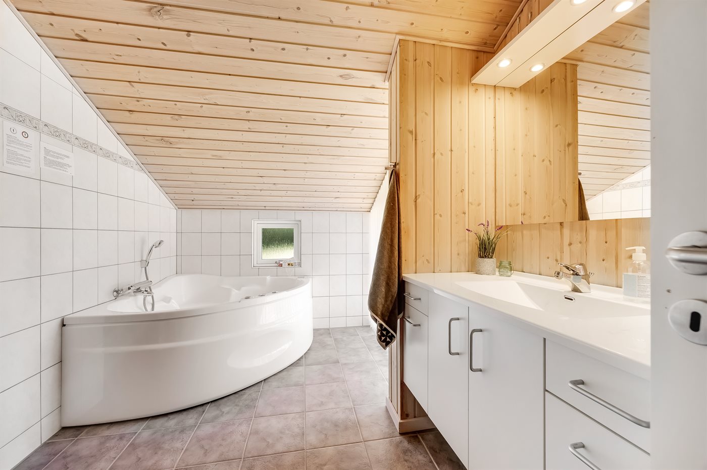 Entspannendes Ferienhaus in Küstennähe mit Charme und Komfort - Bild 5