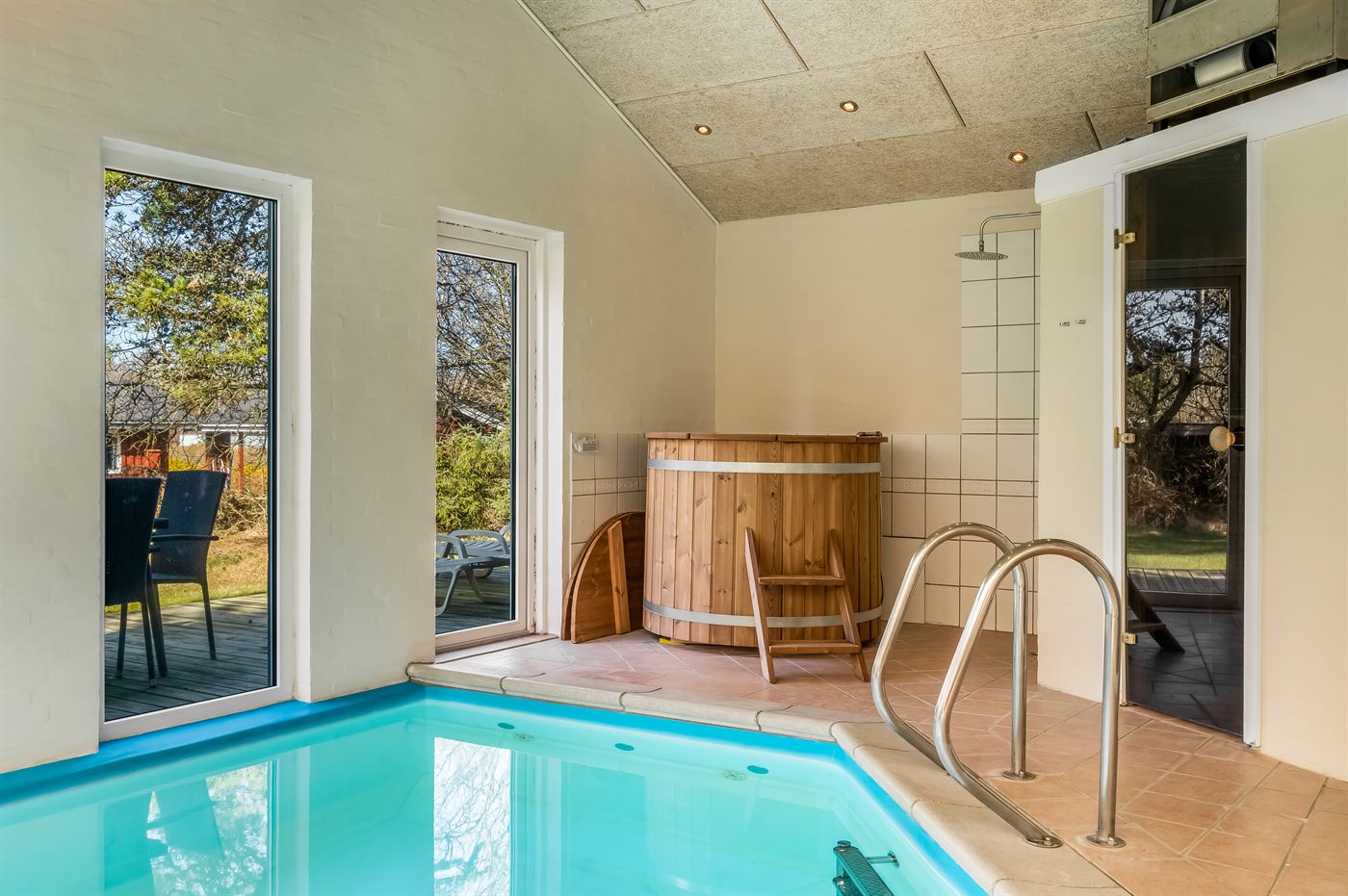 Traumhaftes Ferienhaus mit Pool und Strandnähe in Hou - Bild 2