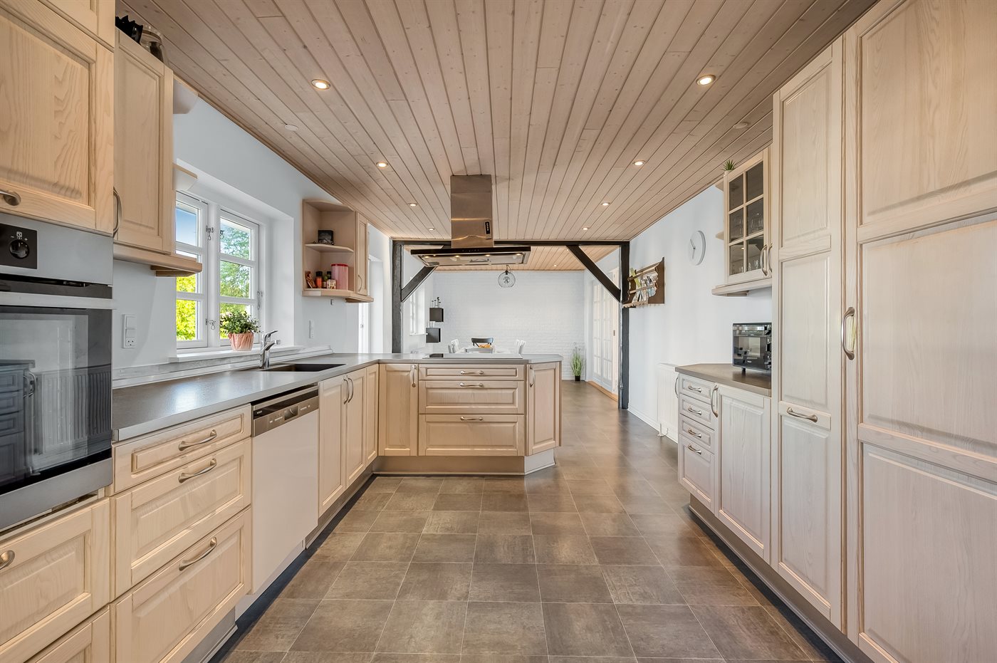 Großzügiges Ferienhaus mit Aktivitätsraum & Sauna bei St. Sjörup - Bild 4