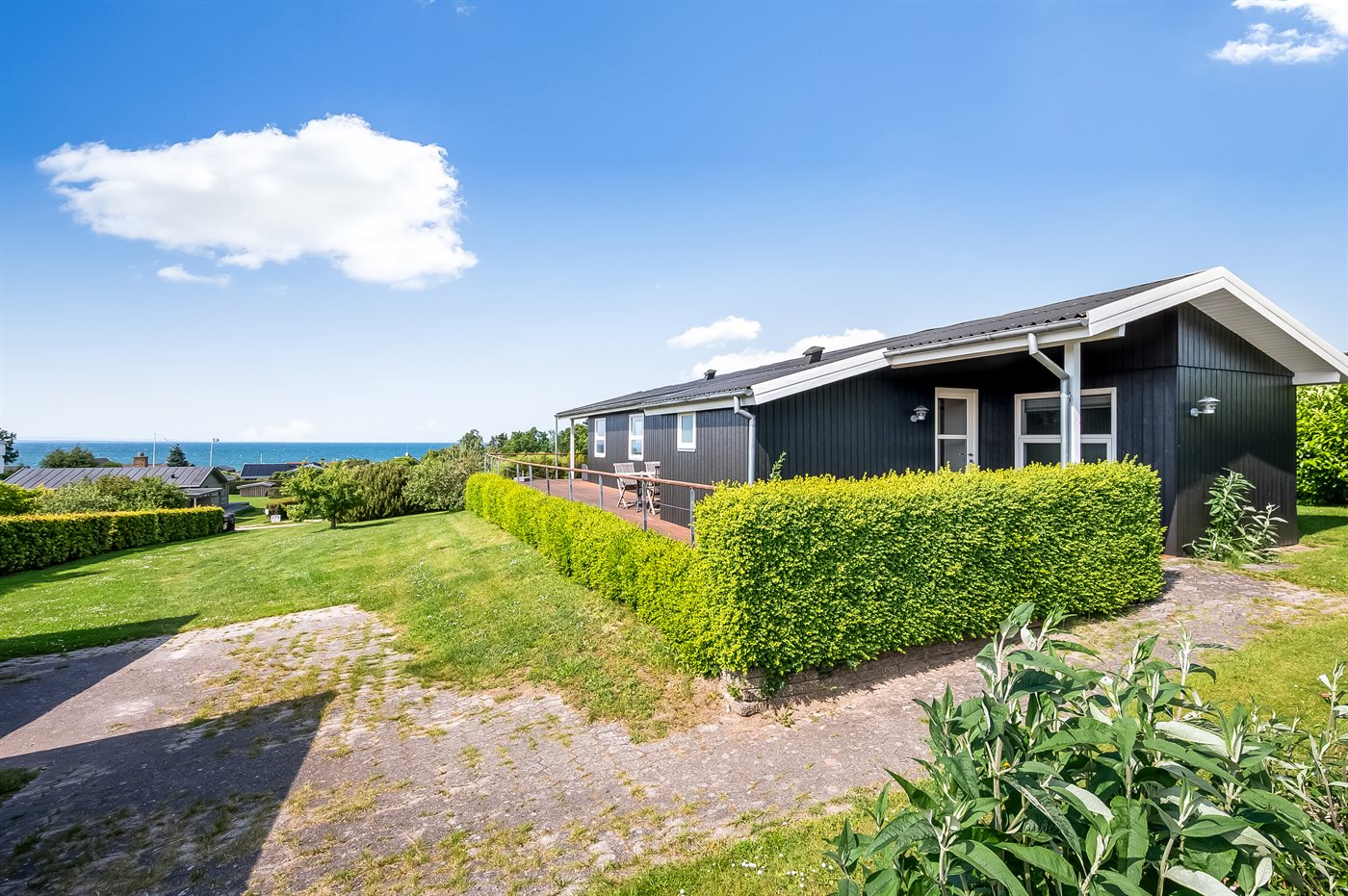 Frisch renoviertes Ferienhaus mit Meerblick &amp; Sauna in Skovgaarde