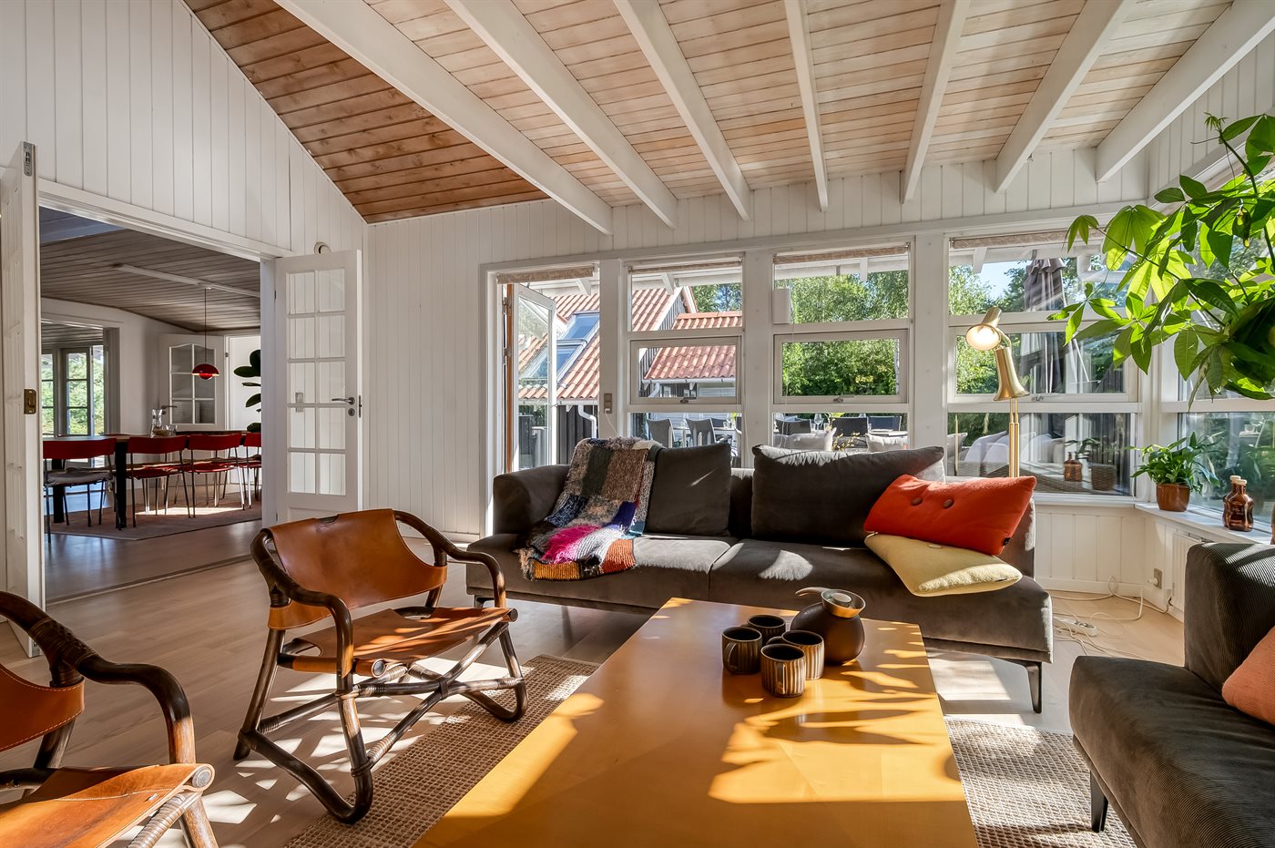 Großes Familienhaus mit Aktivitätsraum, Sauna & Meerblick - Bild 2