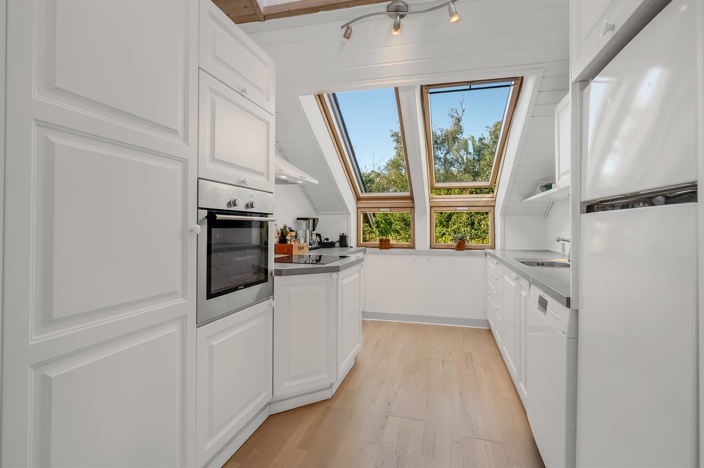 Großes Familienhaus mit Aktivitätsraum, Sauna & Meerblick - Bild 4