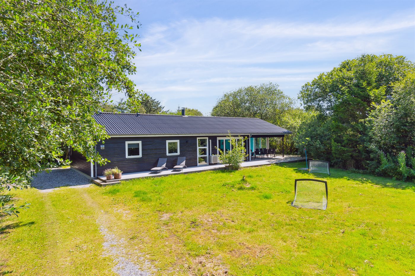 Traumhaftes Ferienhaus mit Pool nur 100 m vom Strand!