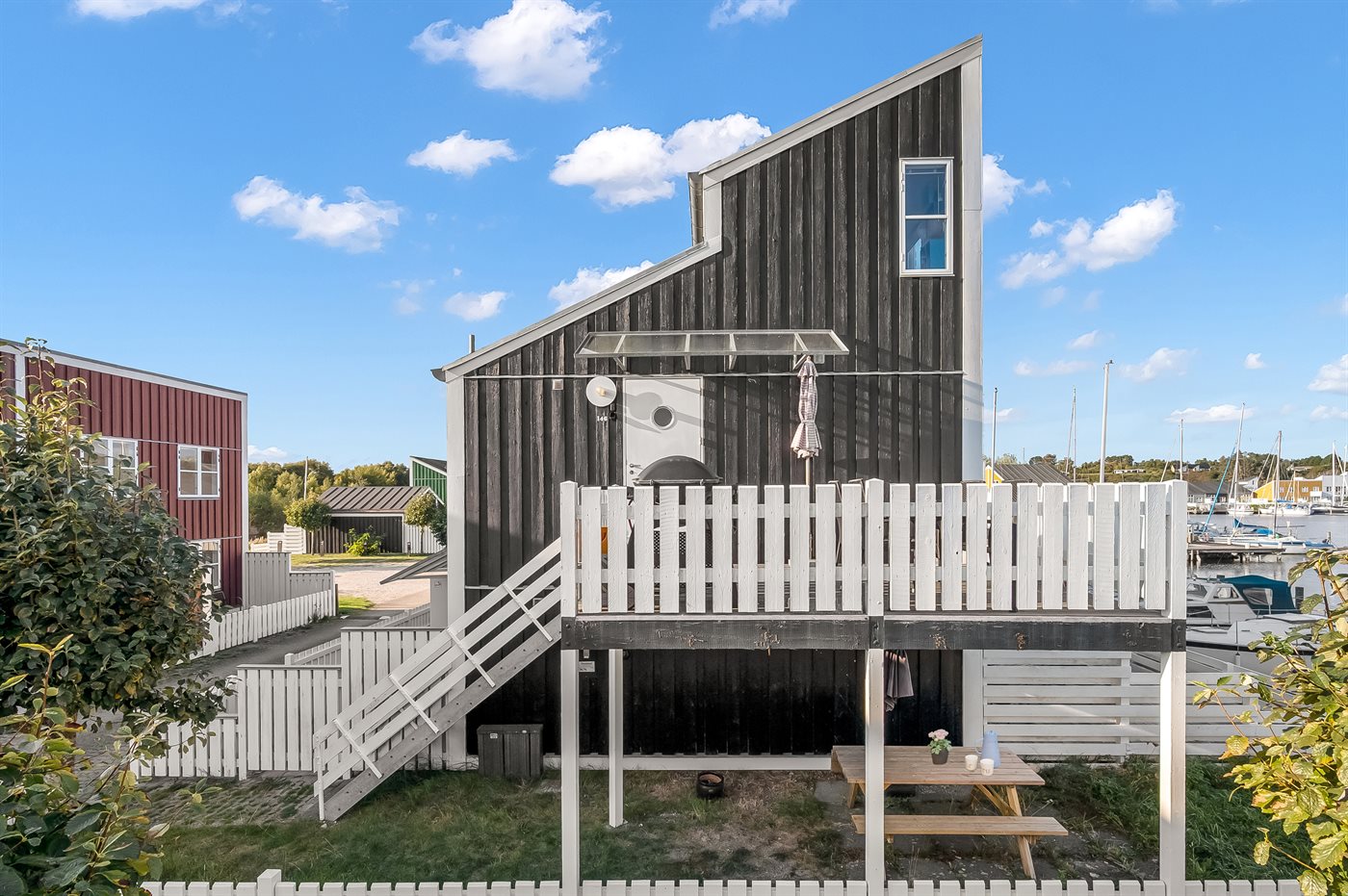 Urlaub am Wasser: Familienzeit mit Pool & Sauna in Øer Strand