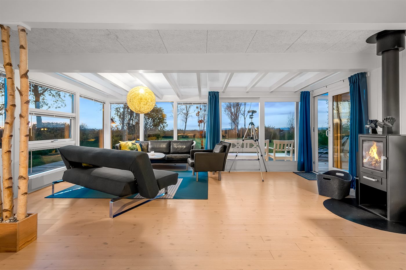 Gemütliches Ferienhaus mit Sauna, Garten und Blick aufs Wasser - Bild 2