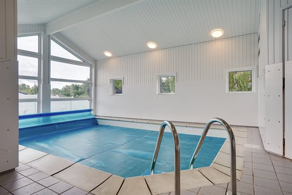 Sommerhus med pool i Lyngsbak Strand (Nordbakken)