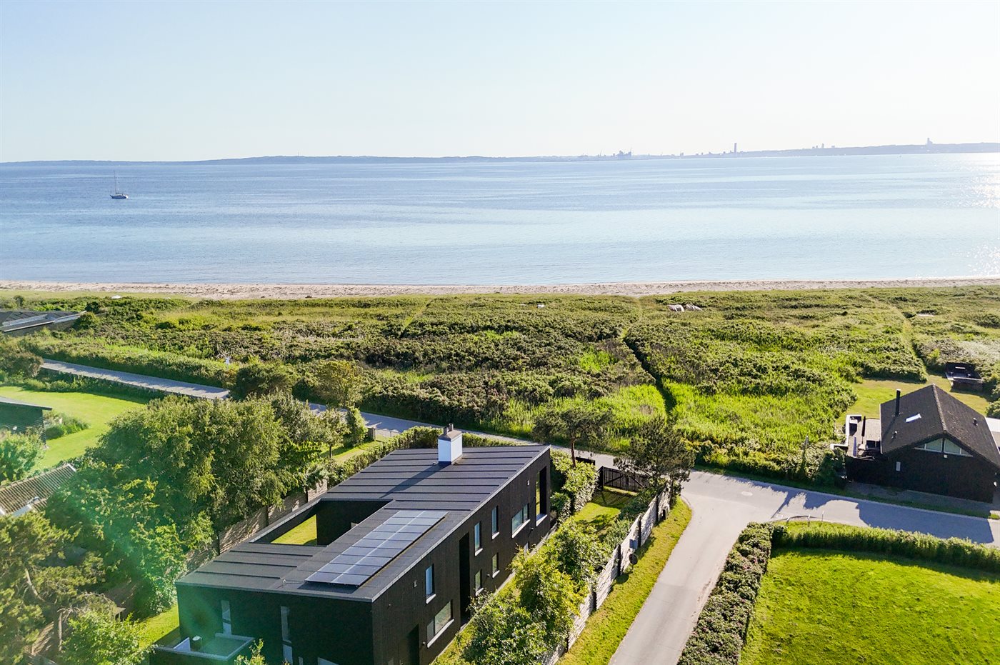 Strandparadies mit Meerblick, Sauna & Aktivraum in Skødshoved