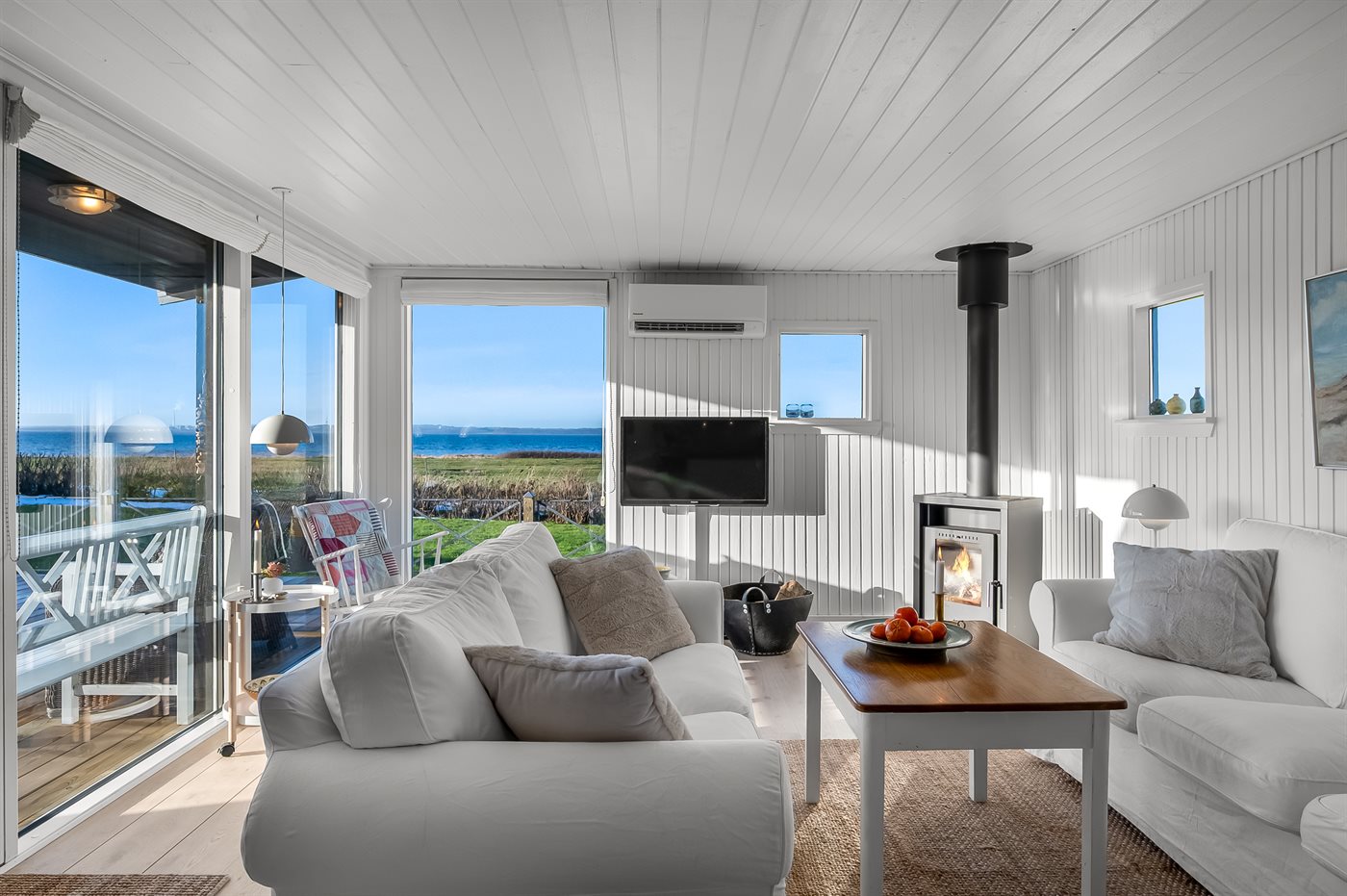 Wohlfühloase mit Meerblick & Sauna, nur 50 m zum Strand