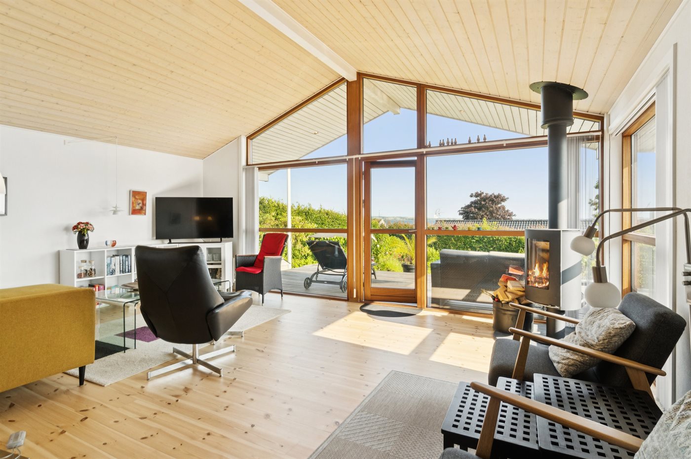 Modernes Ferienhaus mit Meerblick & Sauna, nah am Strand - Bild 2