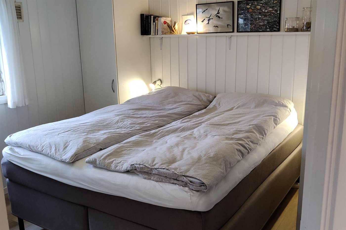 Strandnahes Ferienhaus mit Sauna, Kamin & Hot Tub in Hvidbjerg - Bild 5