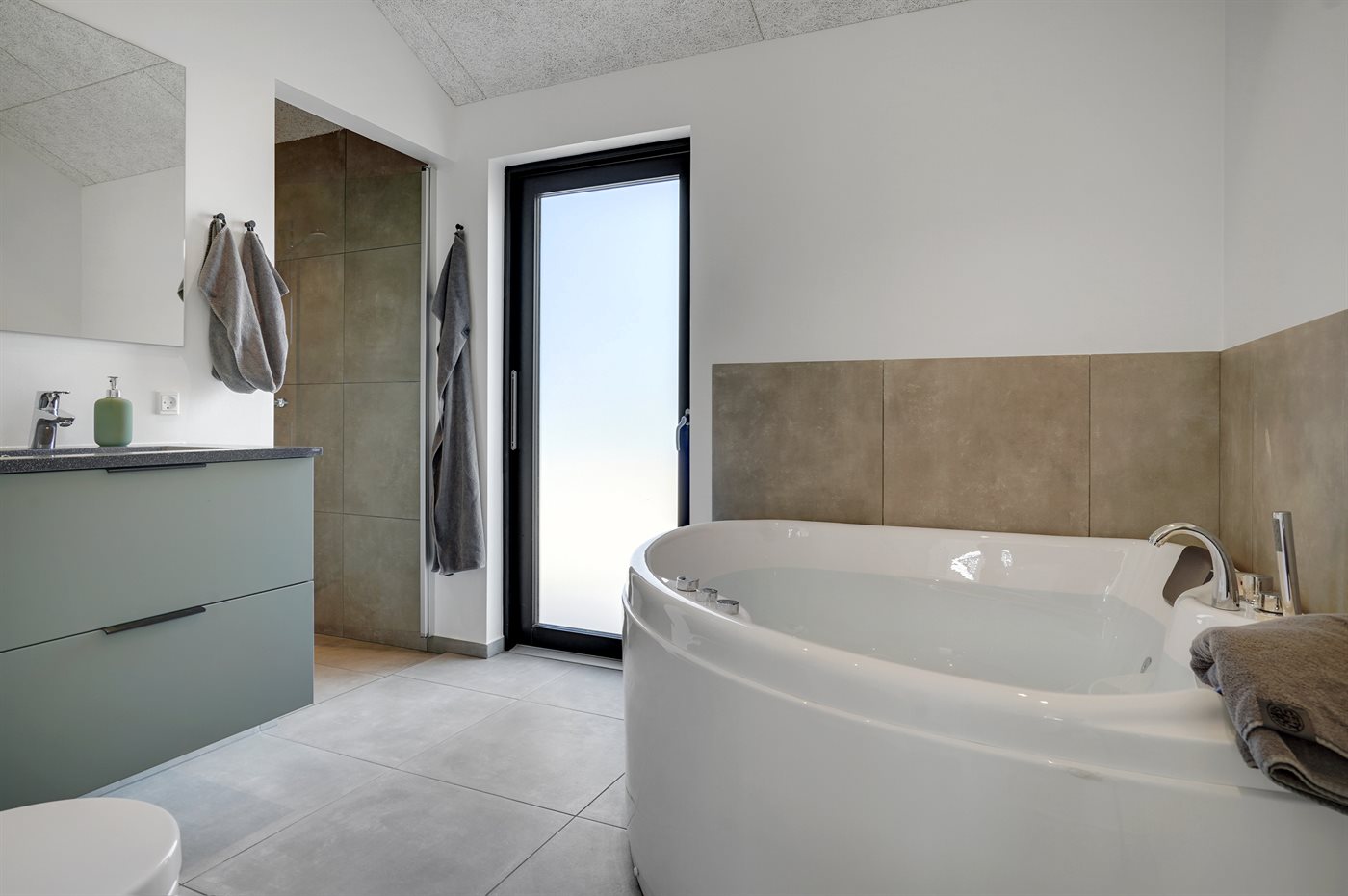 Dein Traumurlaub am Wasser: Modernes Ferienhaus in Børkop! - Bild 3