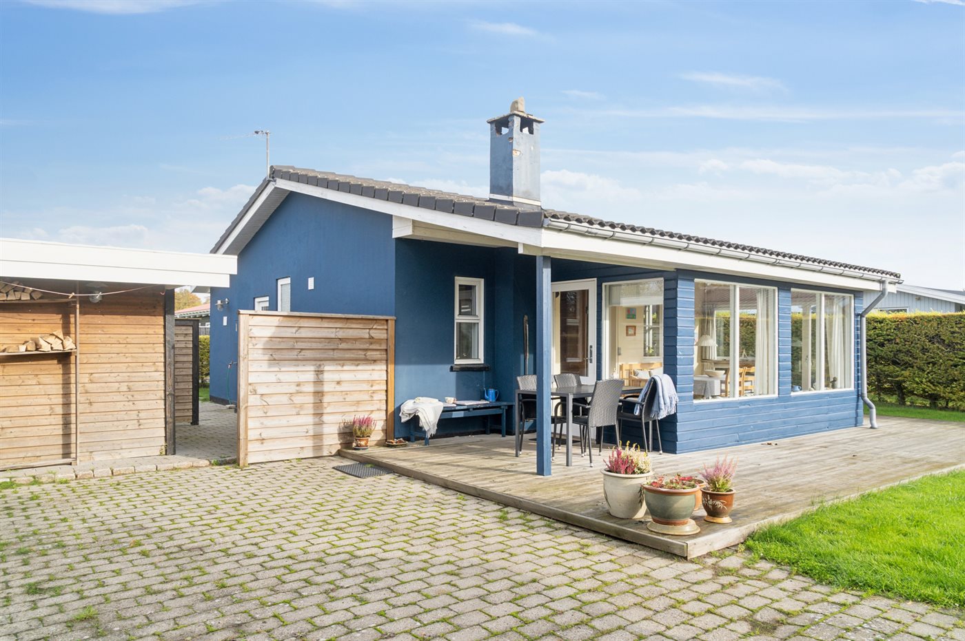 Strandnahes Ferienhaus mit Sauna, Kamin und Gästehaus