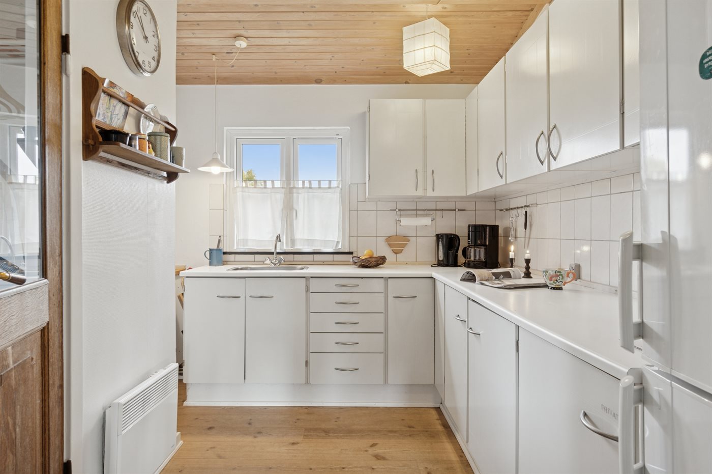 Strandnahes Ferienhaus mit Sauna, Kamin und Gästehaus - Bild 5