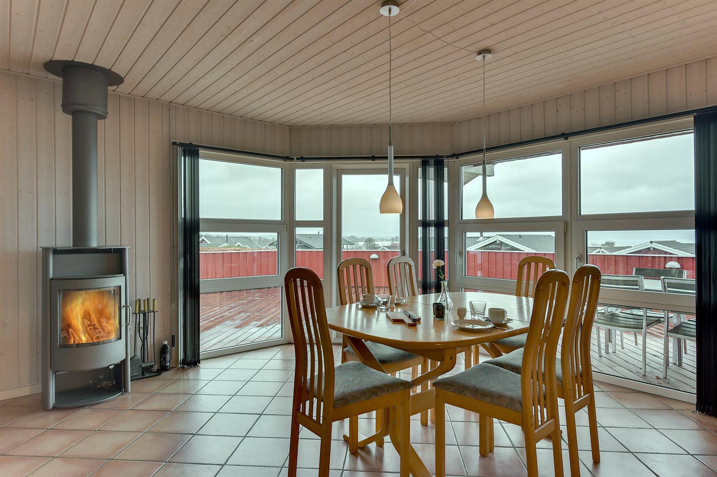 Entspannendes Familienhaus mit Meerblick am schönen Strand - Bild 5