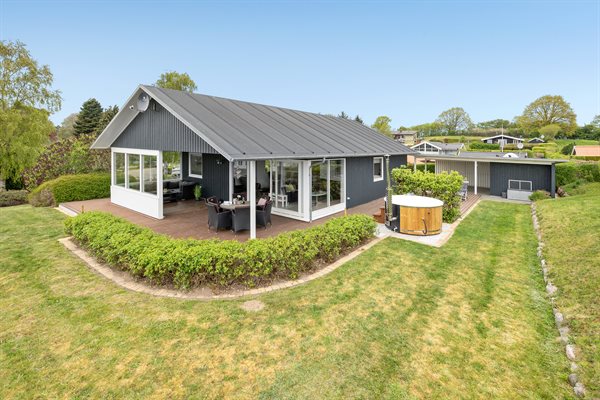 Hejlsminde (Poppelvnget) sommerhus med havudsigt