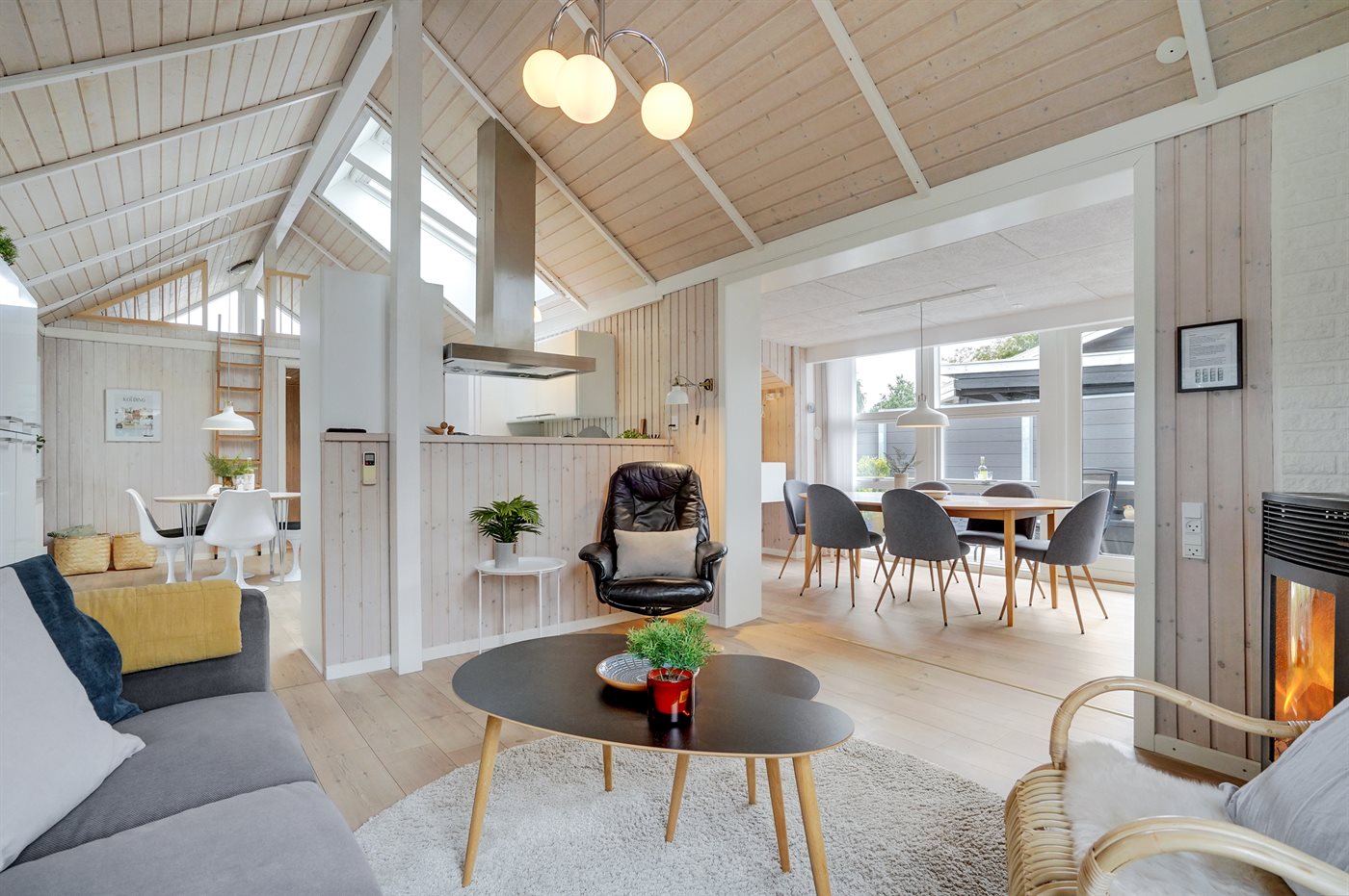 Gemütliches Ferienhaus mit Sauna und Meerblick am Strand - Bild 2