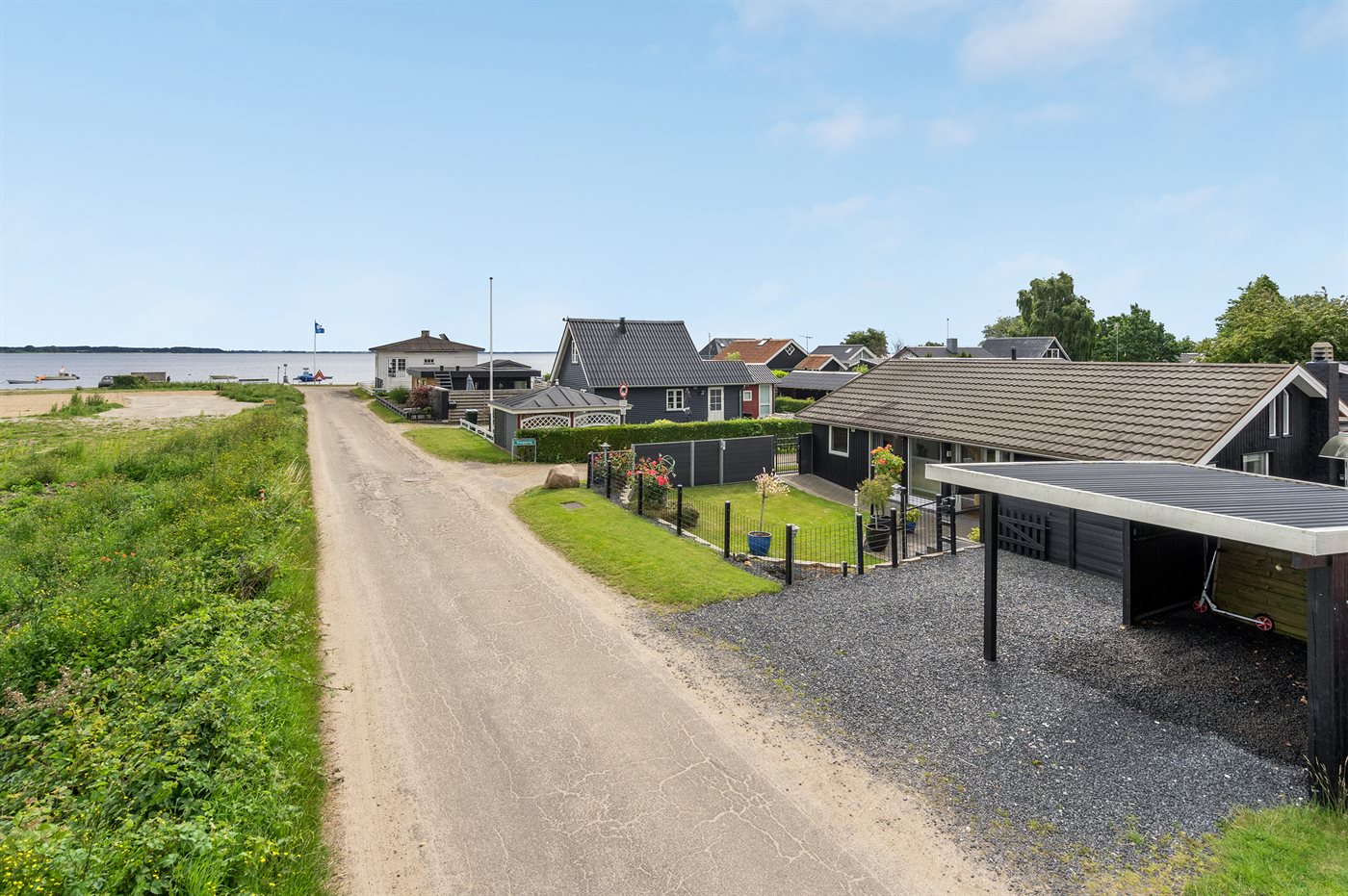 Gemütliches Ferienhaus mit Sauna und Meerblick am Strand - Bild 3