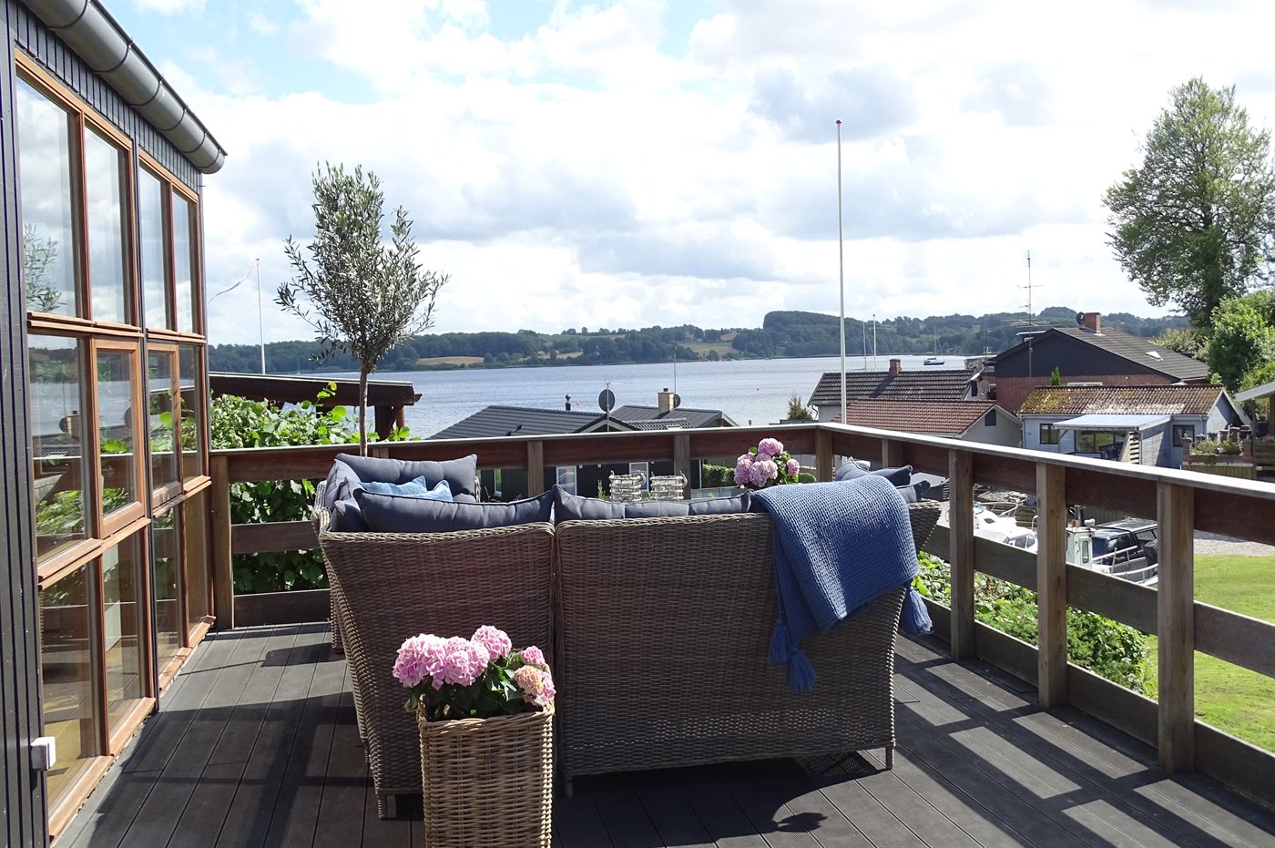 Dein Traumferienhaus mit Meerblick in Sønderballe Strand!