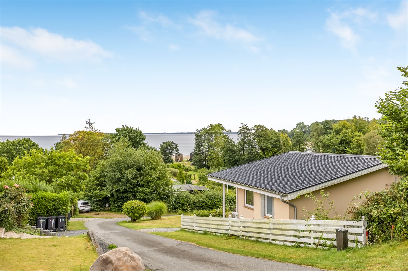 Modernes Ferienhaus mit Sauna, Meerblick &amp; nah am Strand