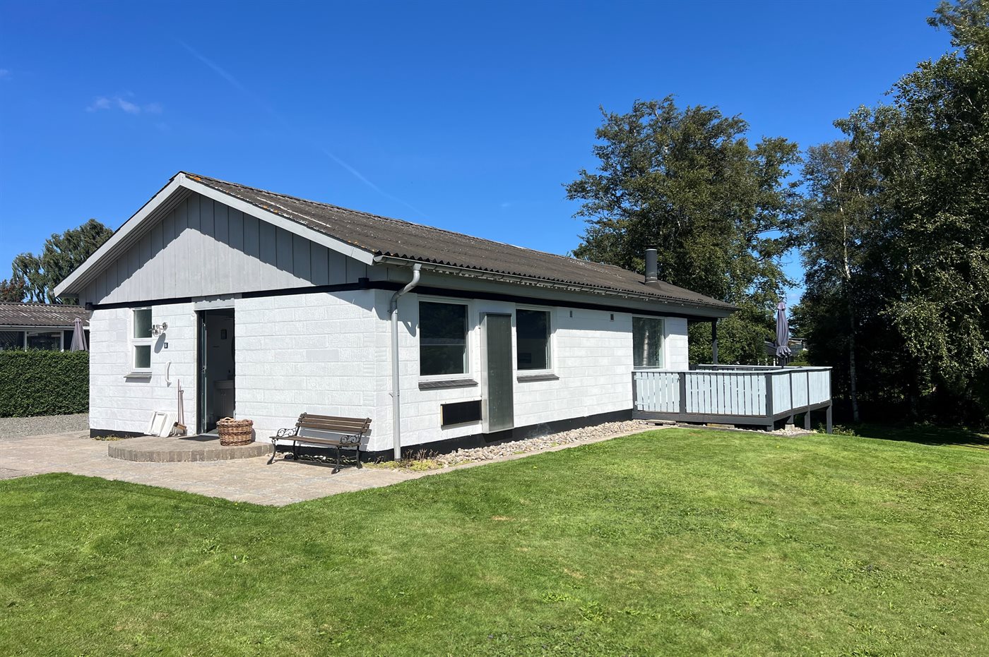 Strandnahes Ferienhaus mit Sauna, Kamin und großem Garten