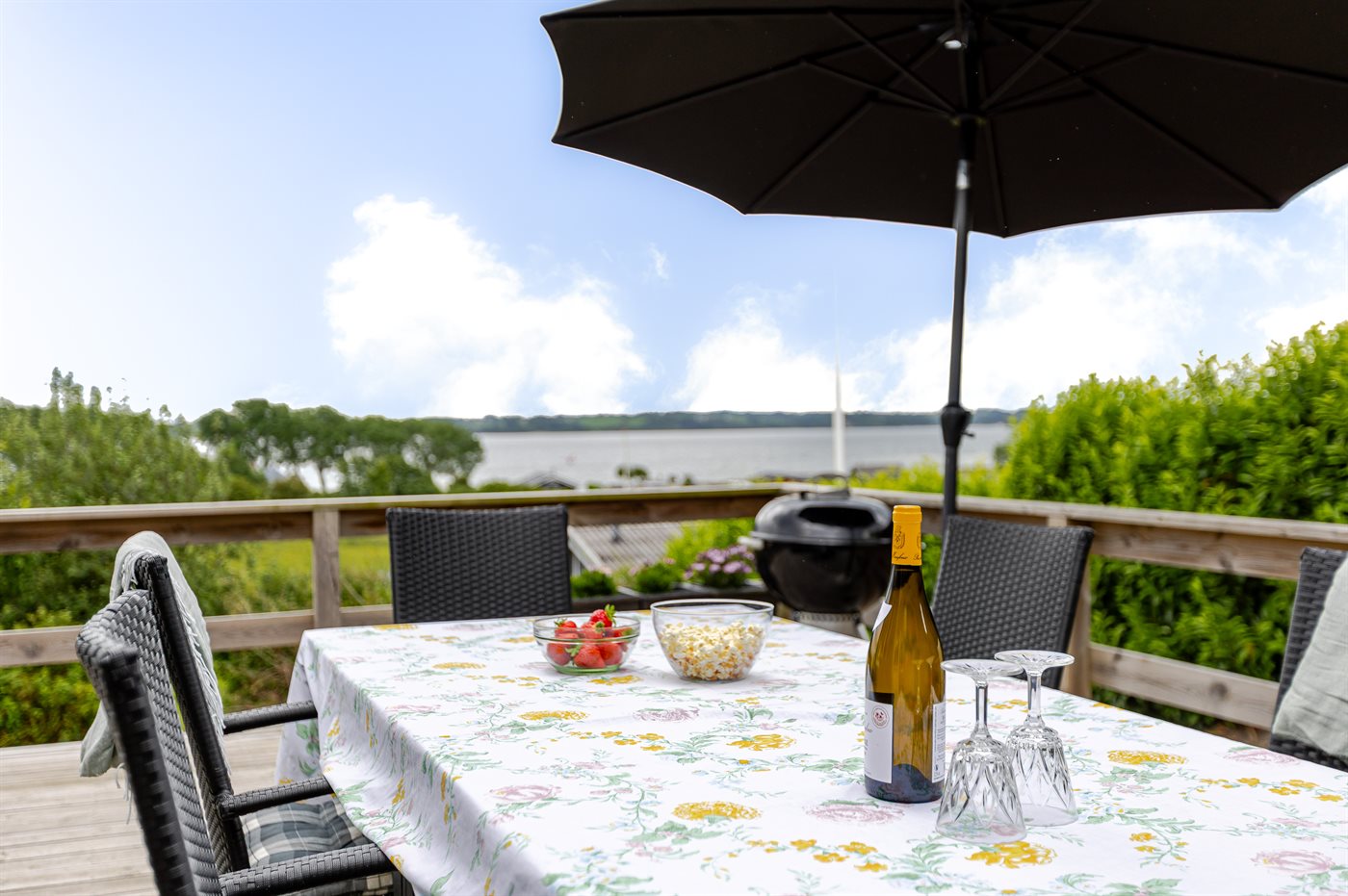 Strandnahes Ferienhaus mit Meerblick und großer Terrasse - Bild 5