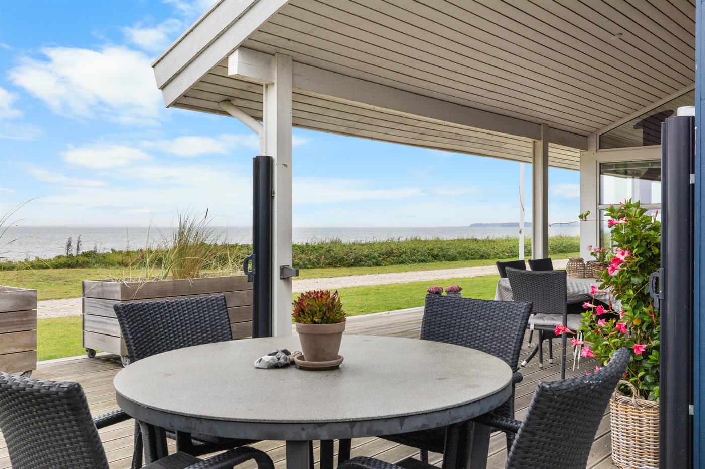 Frisch renoviertes Ferienhaus mit Meerblick und Sauna