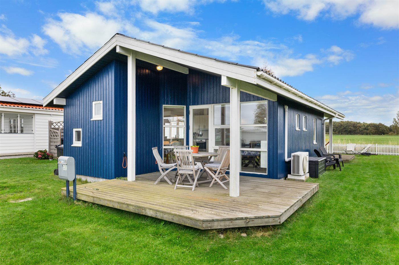 Gemütliches Ferienhaus mit Sauna, Meerblick & strandnah in Midskov