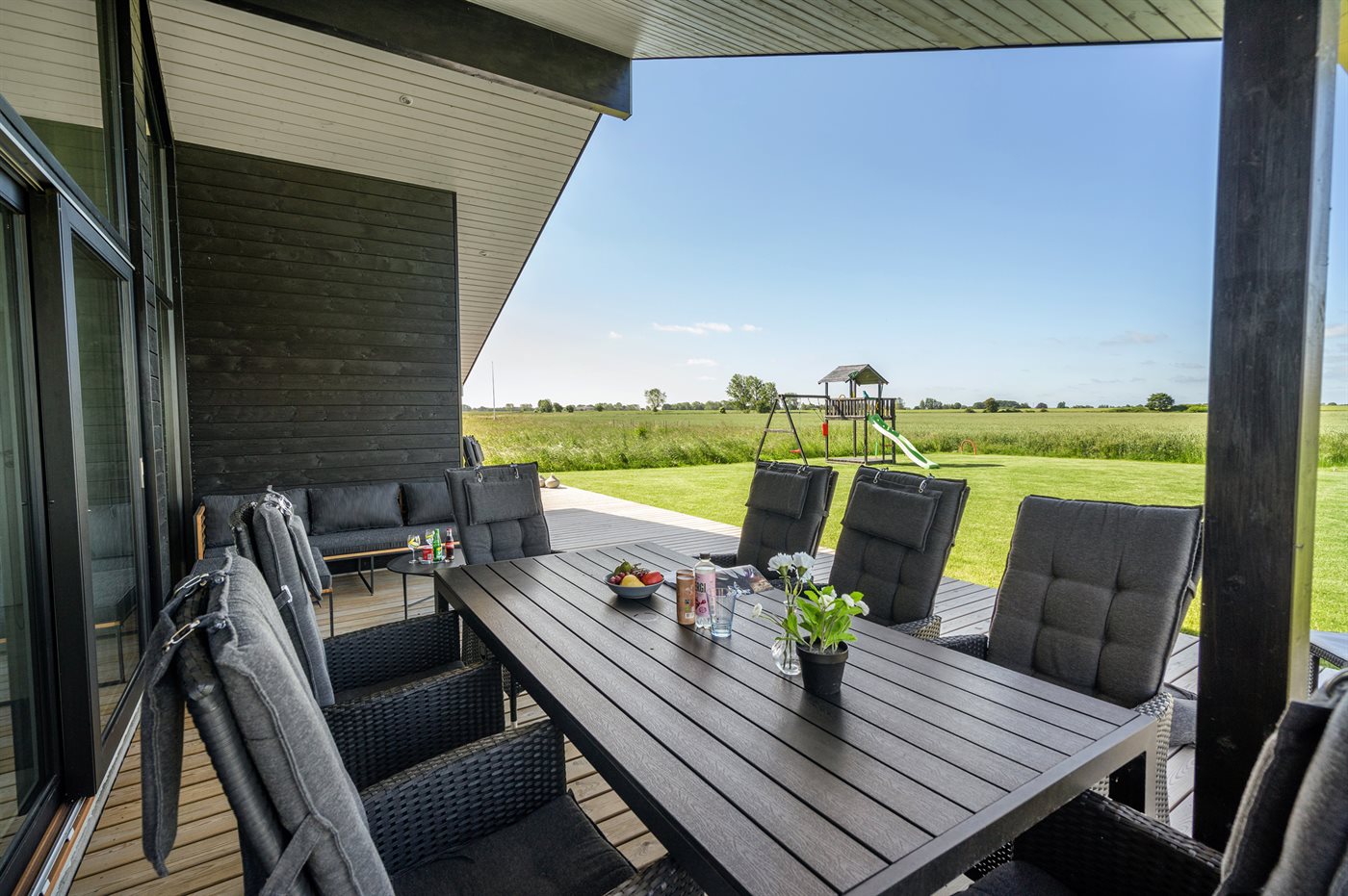 Modernes Wohlfühlhaus mit Sauna & Meerblick nahe Törresø Strand - Bild 2