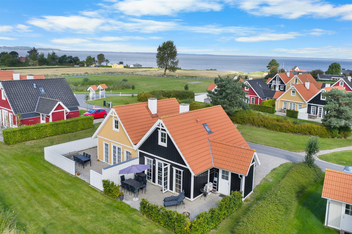 Ferienhaus am Bro Strand mit Meerblick, Sauna & Whirlpool - Bild 2